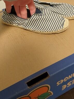 NWT women's toms flats